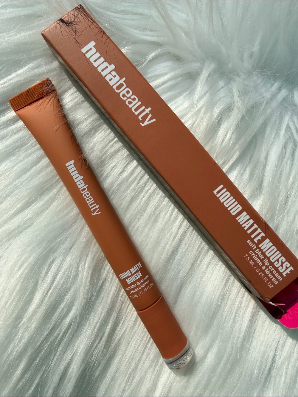 HUDA BEAUTY Liquid Matte Mousse Creamy Tan Brown